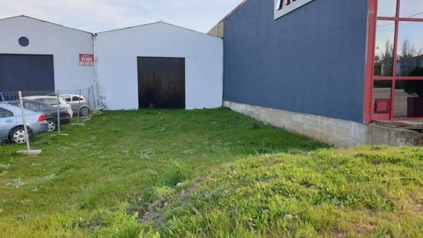Nave industrial en venta en Valdefresno, Valdefresno photo 0