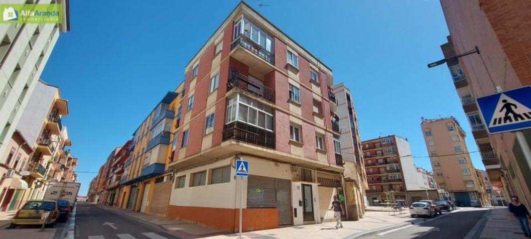 Local comercial en venta en Aranda de Duero, El Ferial photo 0