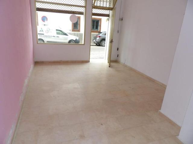 Local comercial en venta en Algeciras, SALESIANOS photo 0