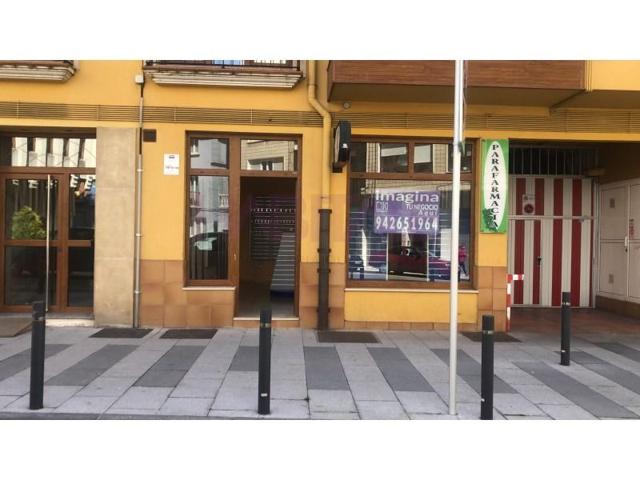 Local comercial en venta en Santoña photo 0