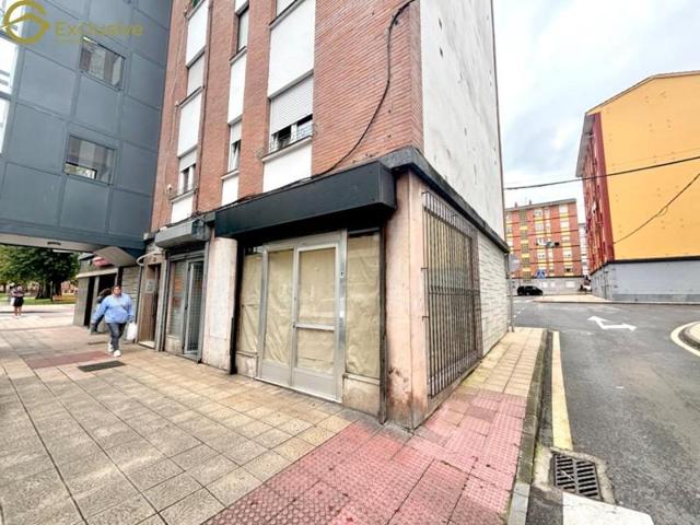 Local comercial en venta en Avilés, Versalles photo 0