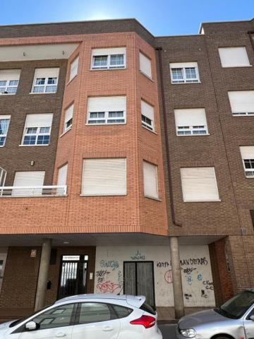 Local comercial en venta en León, La Palomera photo 0