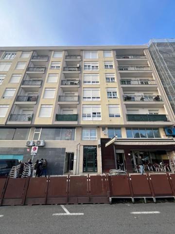 Local comercial en venta en Boiro photo 0