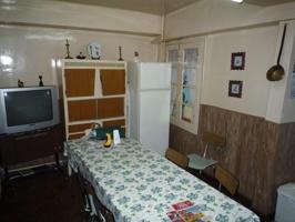 Casa con terreno en venta en Cacabelos photo 0