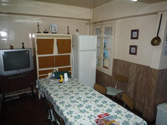 Casa con terreno en venta en Cacabelos photo 0