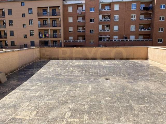 Local comercial en venta en Haro photo 0