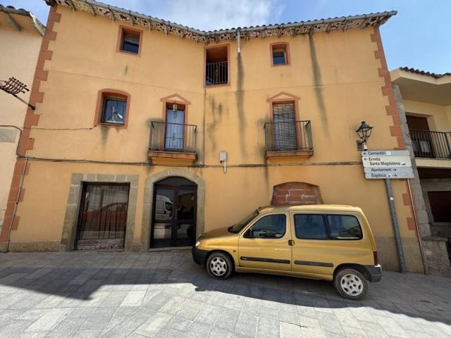 Piso en venta en Sant Feliu Sasserra photo 0