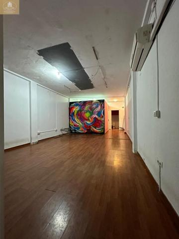 Local comercial en venta en Castilleja de la Cuesta, Aljarafe photo 0