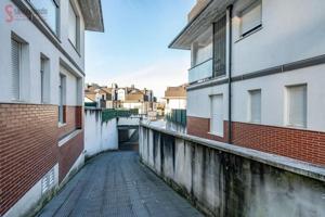 Garaje en venta en Barreda, Barreda photo 0