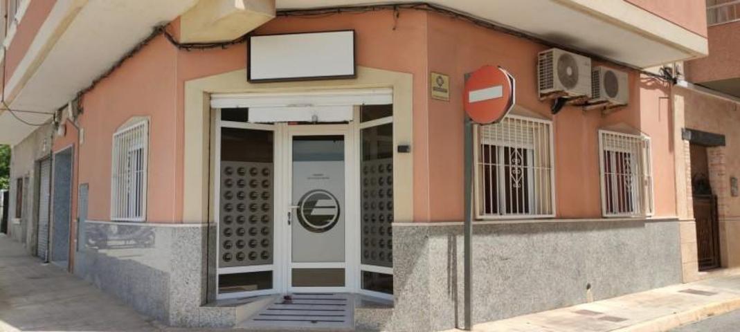 Local comercial en venta en Los Montesinos, LOS MONTESINOS photo 0