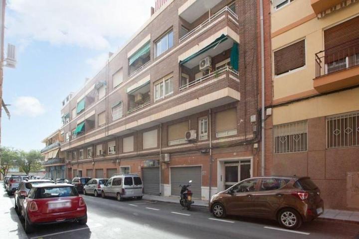 Piso en venta en Elda, Avenida de chapí photo 0