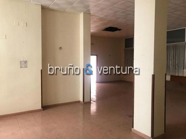 Local comercial en venta en El Vendrell, Centro photo 0