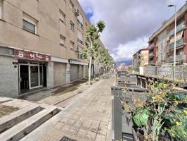 Local comercial en venta en Terrassa, LA GRIPIA photo 0