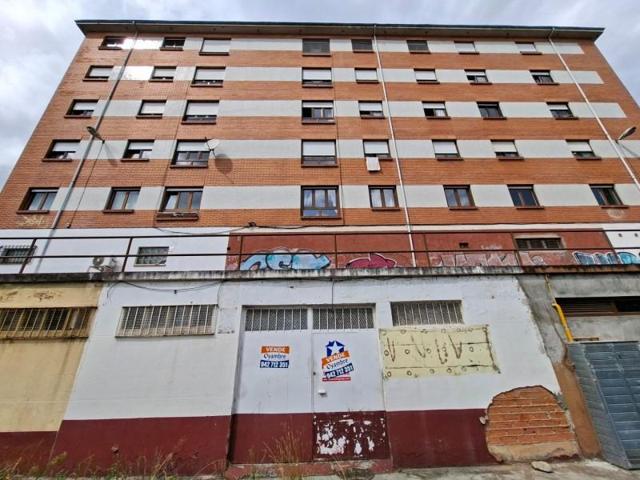 Local comercial en venta en Oviedo, HUCA-La Cadellada photo 0