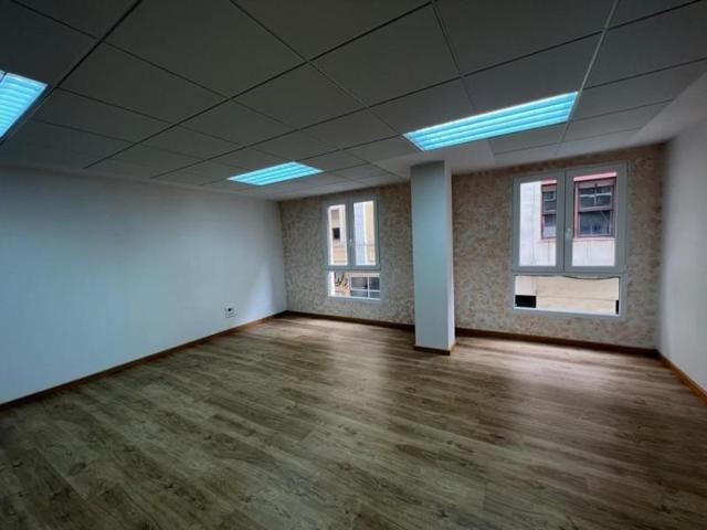 Oficina en venta en Santander, Castilla - Hermida photo 0