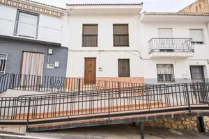 Casas de pueblo en venta en Campillo de Arenas, Andalucia photo 0