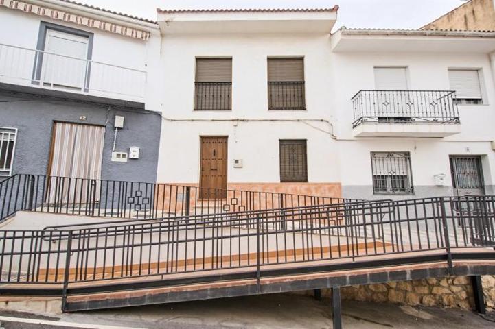 Casas de pueblo en venta en Campillo de Arenas, Andalucia photo 0