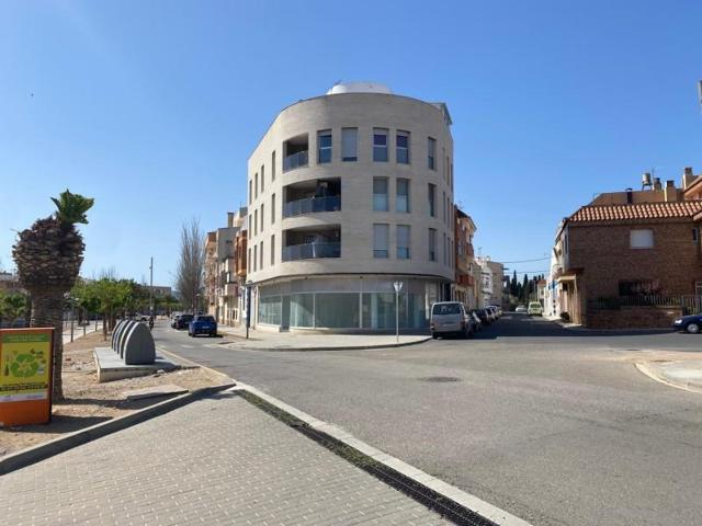 Local comercial en venta en Amposta, Av. Aragonesa photo 0