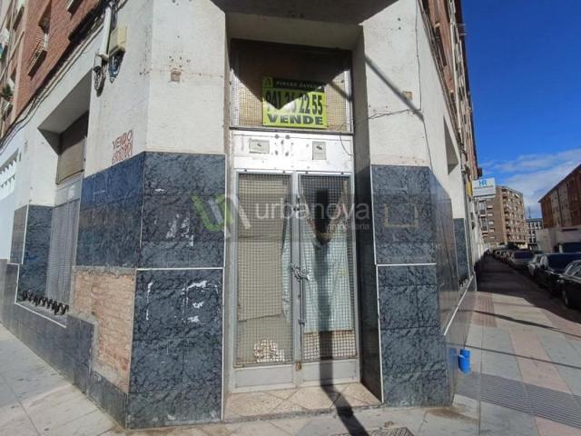 Local comercial en venta en Logroño, Avda. La Paz photo 0