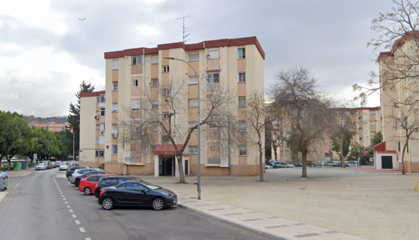 Piso en venta en Málaga, Calle Arlanzón, 29011 photo 0