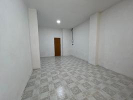 Local comercial en venta en Benidorm photo 0
