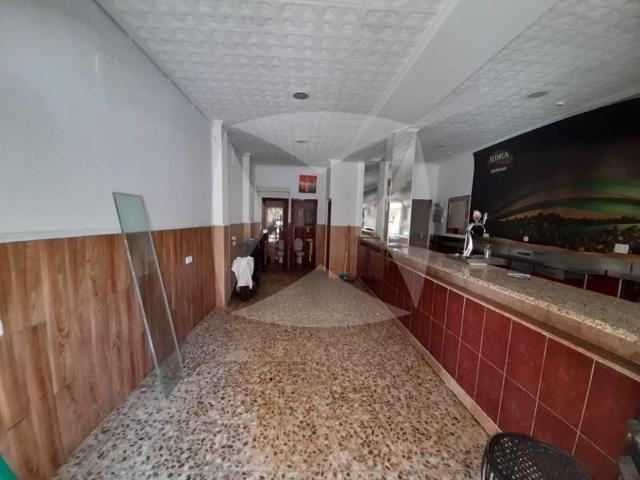 Local comercial en venta en Badajoz photo 0