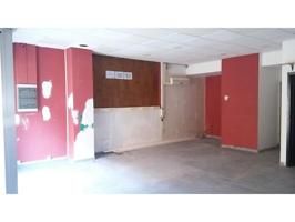 Local comercial en venta en Vilafranca del Penedès photo 0