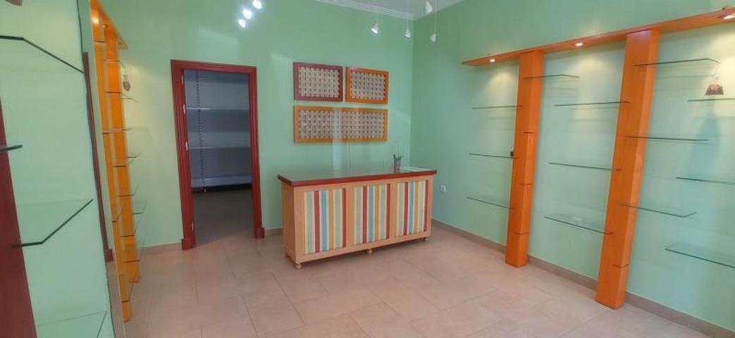 Local comercial en venta en Ubrique, Centro photo 0