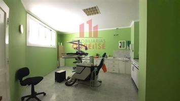 Local comercial en venta en San Cibrao das Viñas, Cumial photo 0