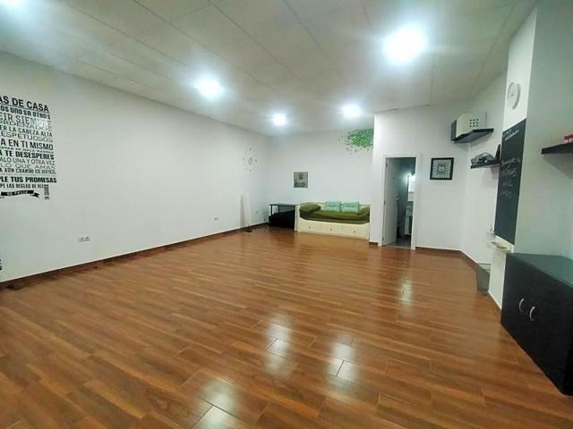 Local comercial en venta en Oliva, Oliva pueblo photo 0