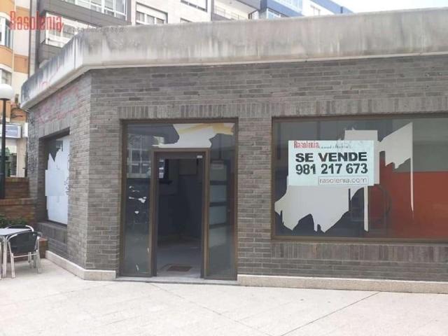Local comercial en venta en Vigo, Centro photo 0