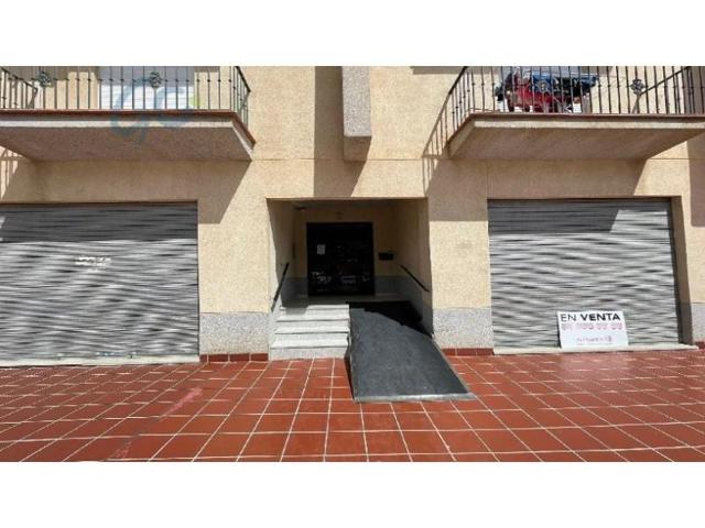 Local comercial en venta en Las Gabias photo 0