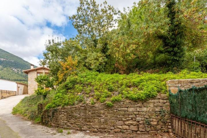 Terreno en venta en Monreal, Monreal photo 0