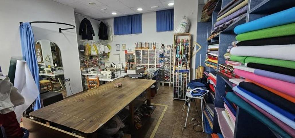 Local comercial en venta en Albolote, Centro ciudad photo 0