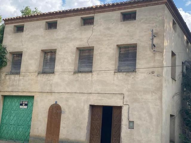 Edificio en venta en Monreal del Campo, Aragon photo 0