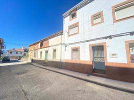 Adosada en venta en Candeleda, EL RASO photo 0