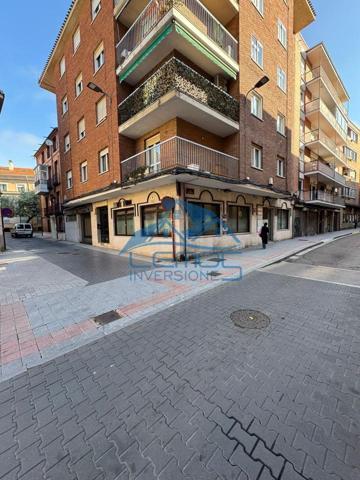 Local comercial en venta en Palencia, Plaza del Cordón, 34001 photo 0