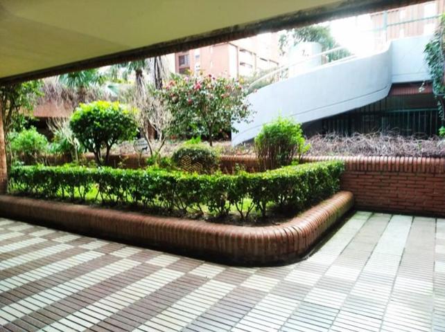 Local comercial en venta en Getxo photo 0