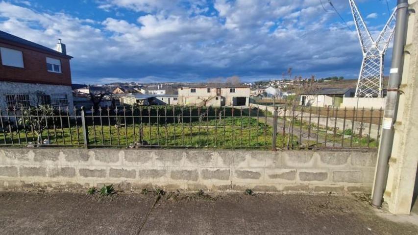 Terreno en venta en Ponferrada, Campo photo 0