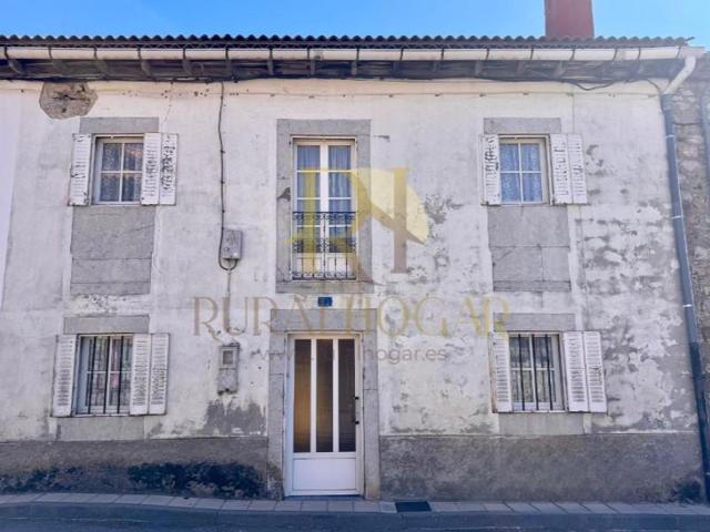 Casa en venta en Puebla de Lillo photo 0