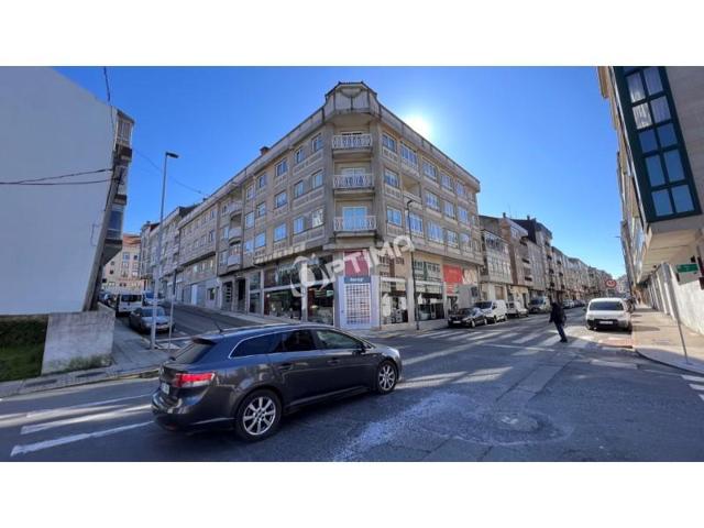 Local comercial en venta en Lalín photo 0