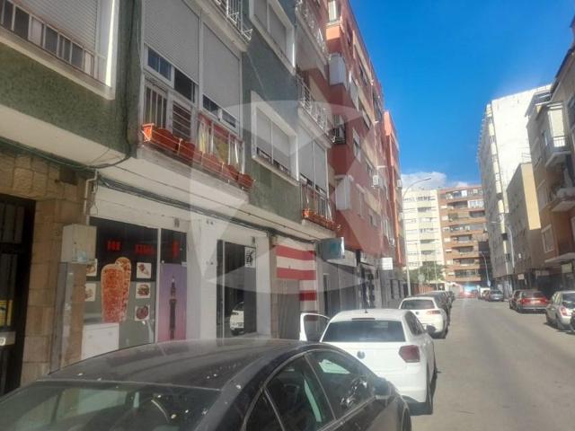 Local comercial en venta en Badajoz photo 0