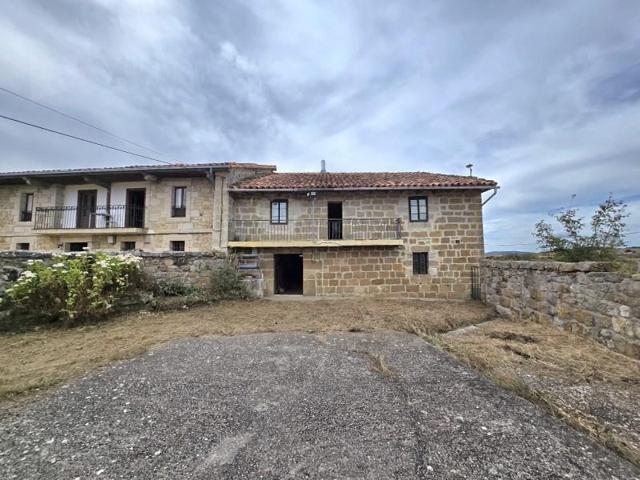 Casa con terreno en venta en Alfoz de Santa Gadea photo 0