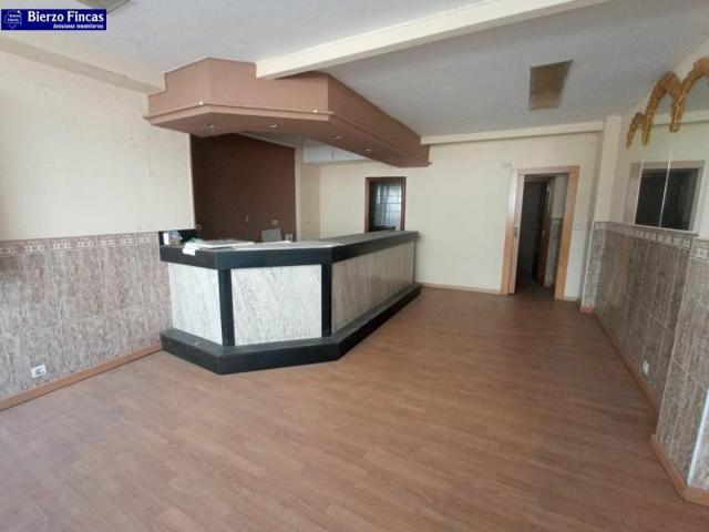 Local comercial en venta en León, San Mamés- La Palomera photo 0