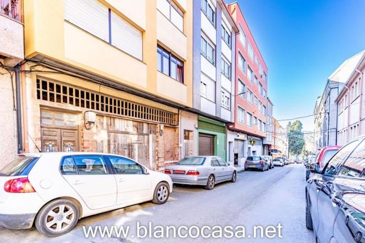 Local comercial en venta en Carballo, CENTRO photo 0