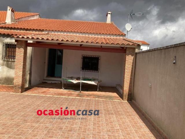 Casa en venta en Fuente Obejuna, Ojuelos bajos photo 0