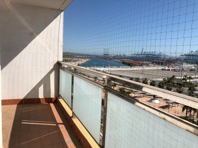 Piso en venta en Algeciras, Centro Bajo photo 0