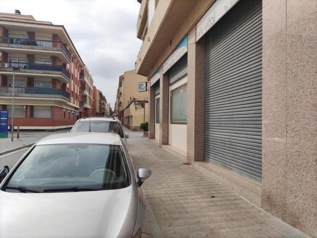 Local comercial en venta en Figueres, Parc Bosc-Castell photo 0