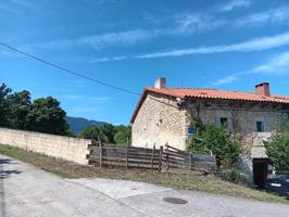 Casa con terreno en venta en Valle de Mena, Anzo photo 0