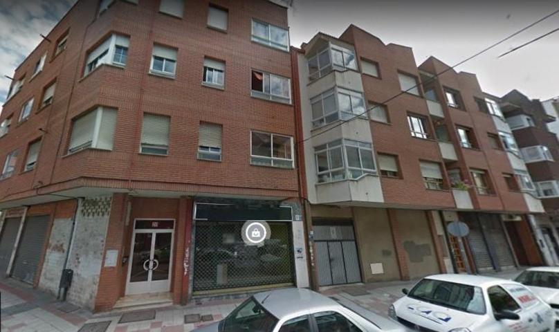 Local comercial en venta en León, La Chantría photo 0